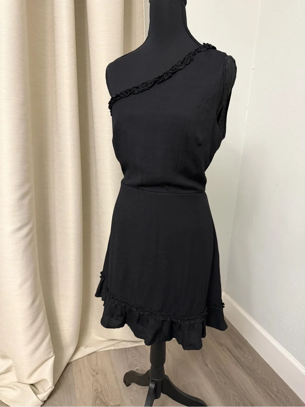 Black One-Shoulder Ruffle Dress